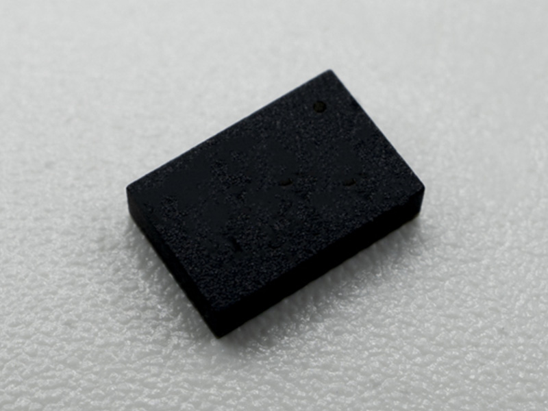 fht3860 dc / dcステップダウンバックパワーモジュール(2.3 v ~ 5.5 v入力、0.5 v ~ 3.3 v出力)